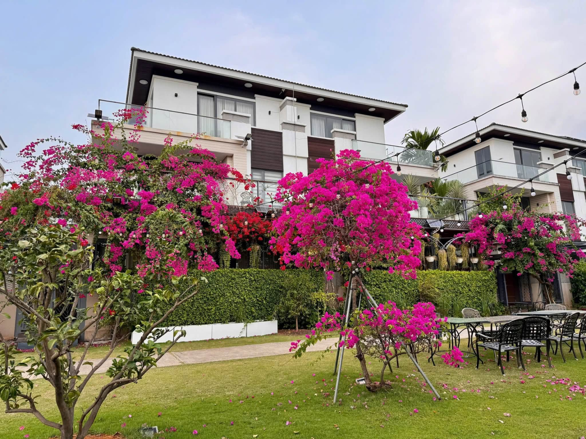 Cơ ngơi của Cao Thái Sơn đẹp như một khu nghỉ dưỡng, từng chi tiết đều được chăm chút và đầu tư kỹ lưỡng