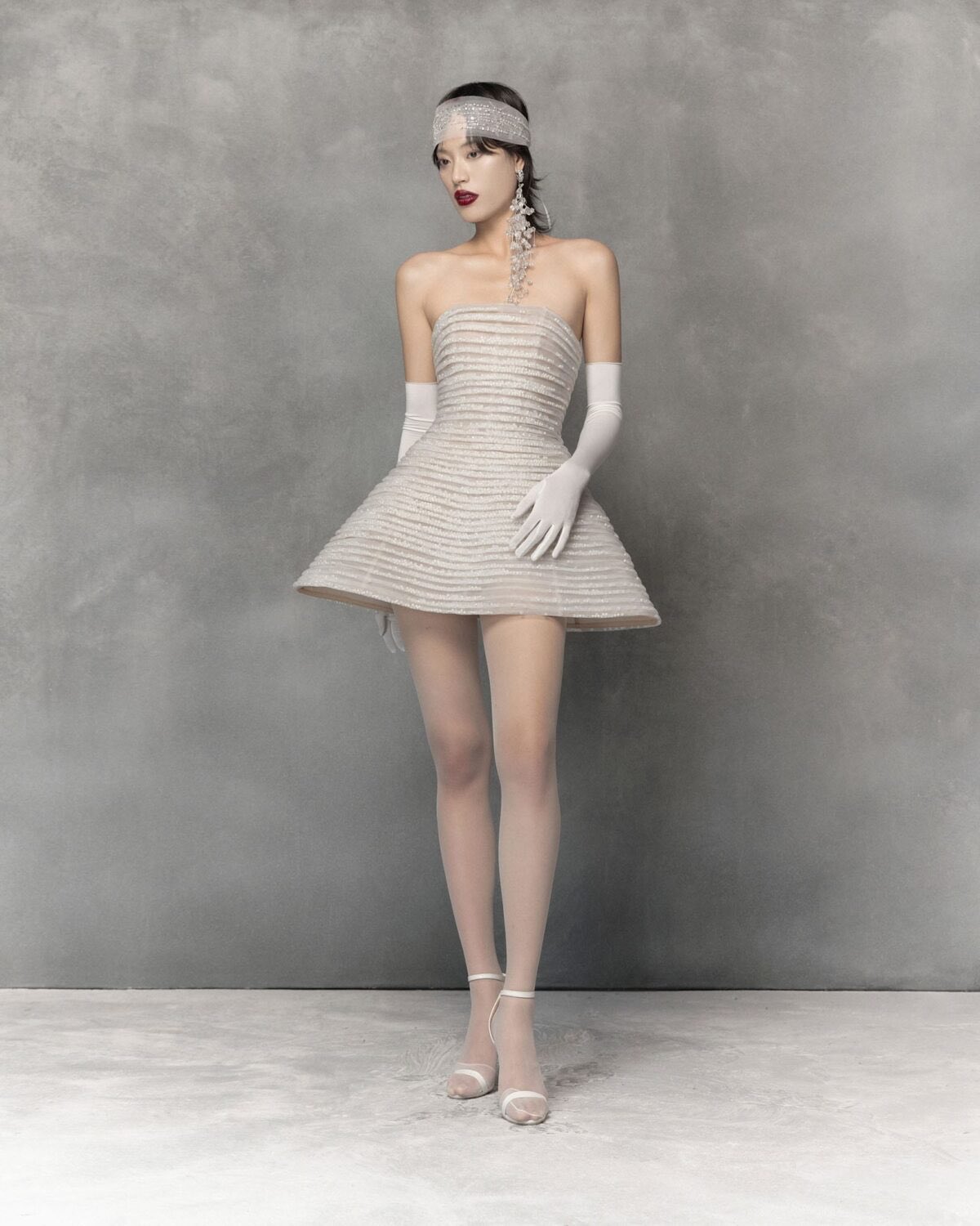 Mẫu đầm cúp ngực đính kết kỳ công thuộc BST Spring Summer 2025/2026 Ready to Wear của nhà mốt Việt PHAN HUY.