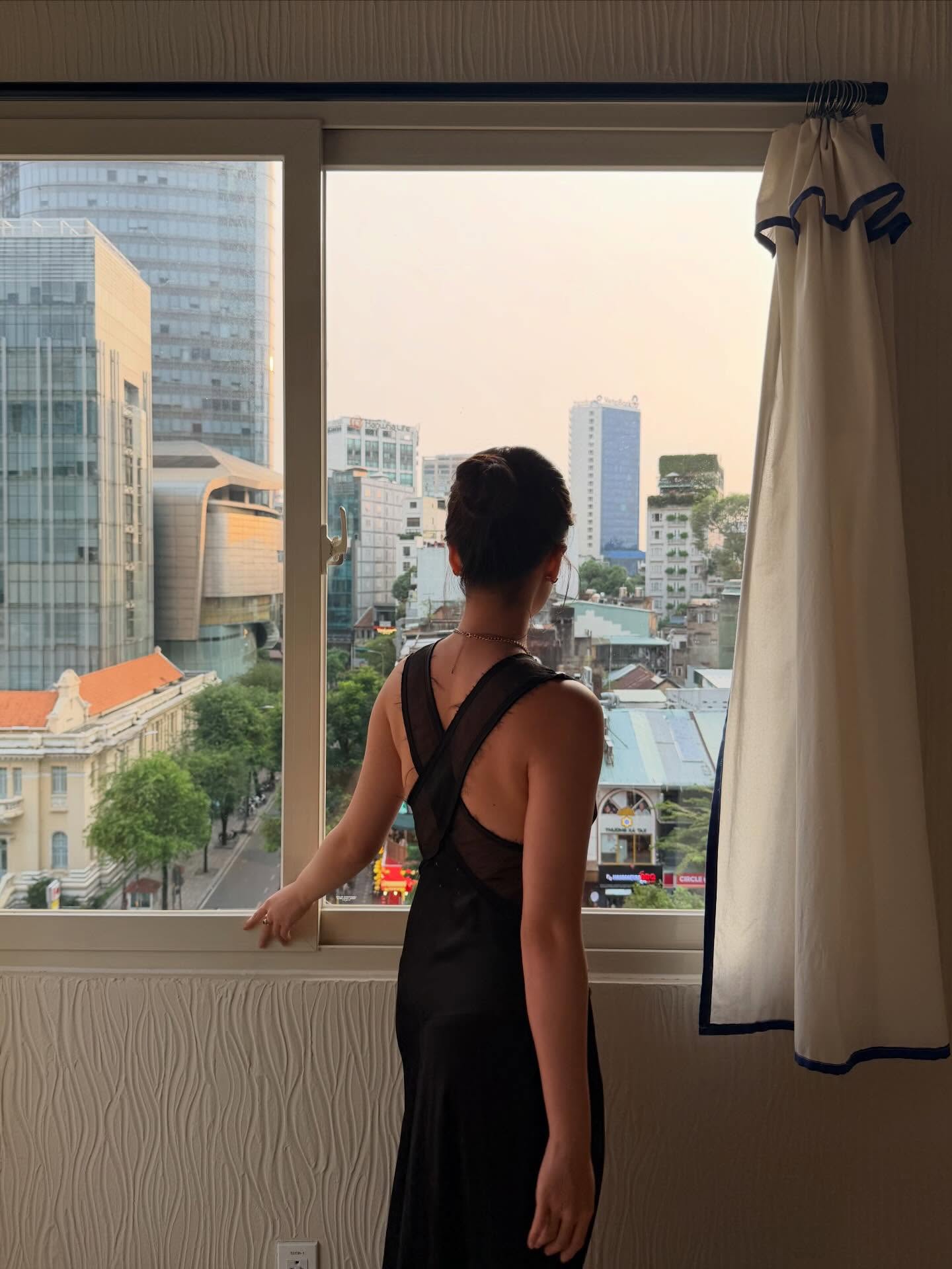 “Nàng thơ” Mắt Biếc xinh không thể tả: Góc nghiêng đẹp như tranh, gu ăn mặc siêu cuốn hút