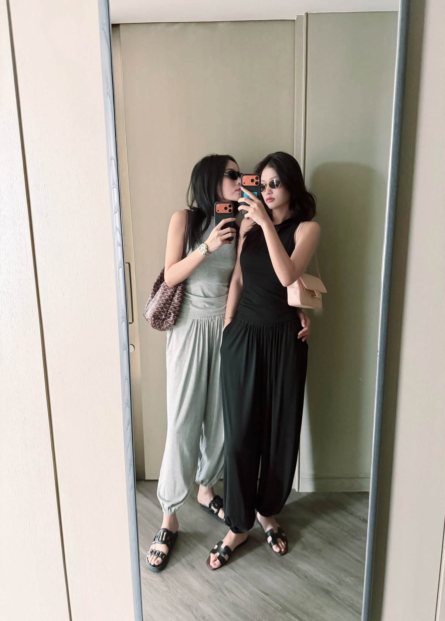Nàng hậu 9x cho biết cô trở về để thăm gia đình. Ảnh: FBNV