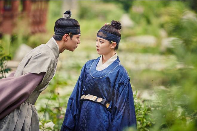 Kim Yoo Jung đang mang bầu tháng thứ mấy?