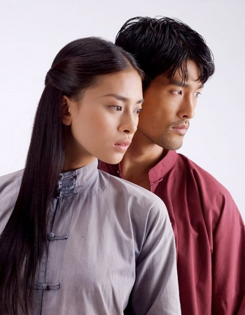 Ánh mắt của Huy Trần khi nhìn Ngô Thanh Vân và Johnny Trí Nguyễn ôm nhau đang gây xôn xao