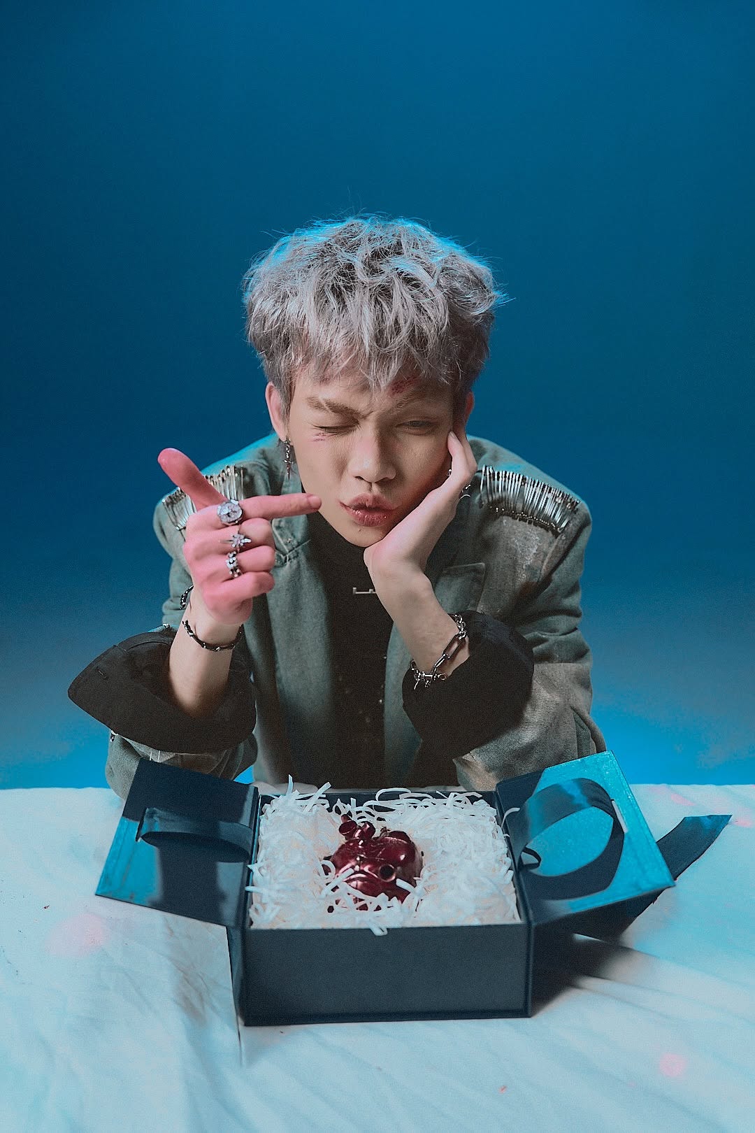 Dangrangto đang có màn lội ngược dòng ngoạn mục sau khi từng bị MCK chiếm trọn spotlight trong ngày ra mắt album