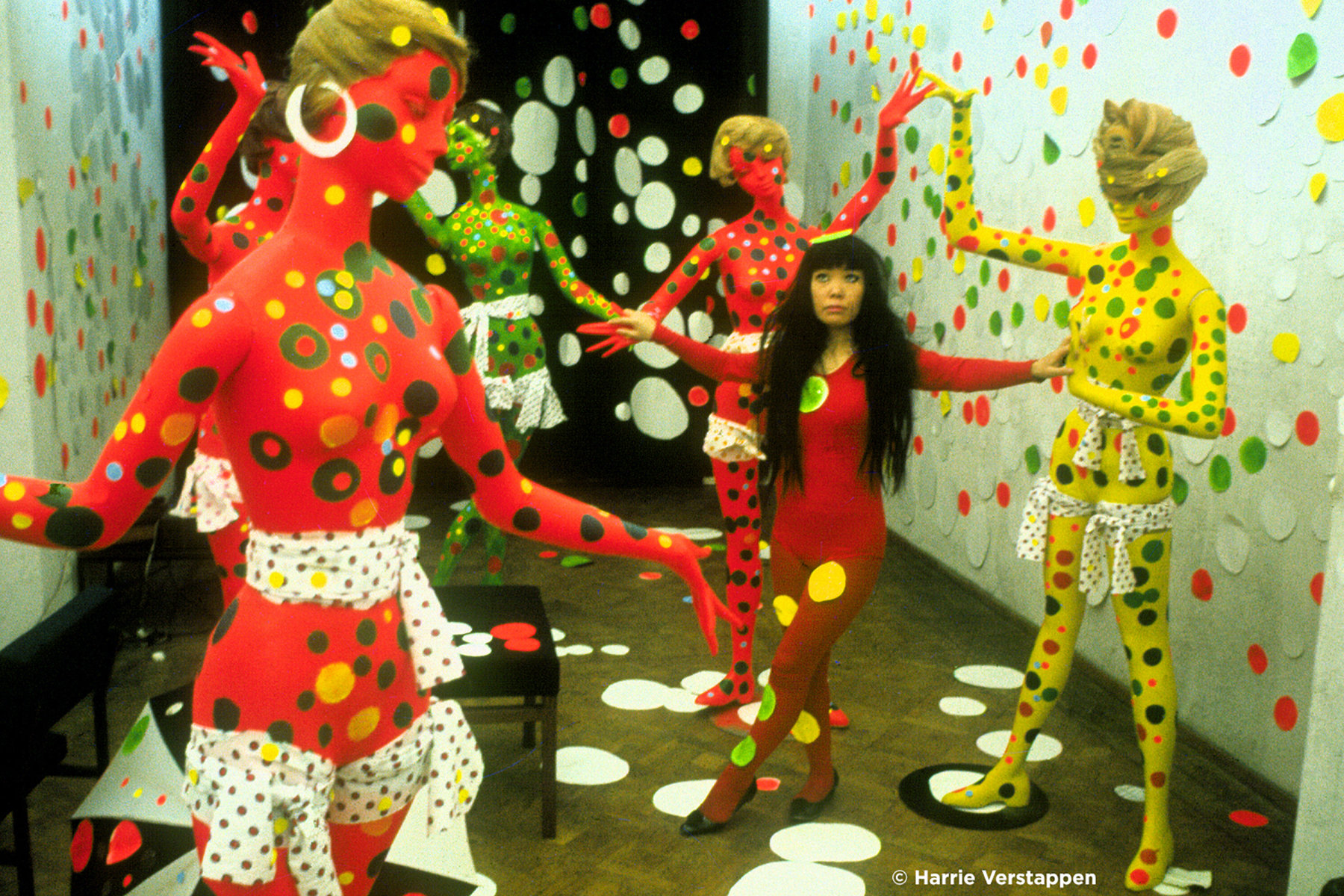 Yayoi Kusama: Nghệ sĩ có tác phẩm bán chạy nhất thế giới qua đời