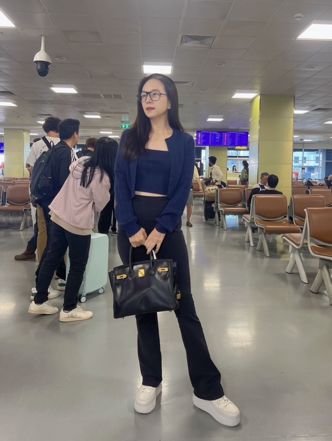 Trượt cup rồi, nữ tỷ phú bóng đá lại về bán Hermès cho cả Thái Lan thôi!