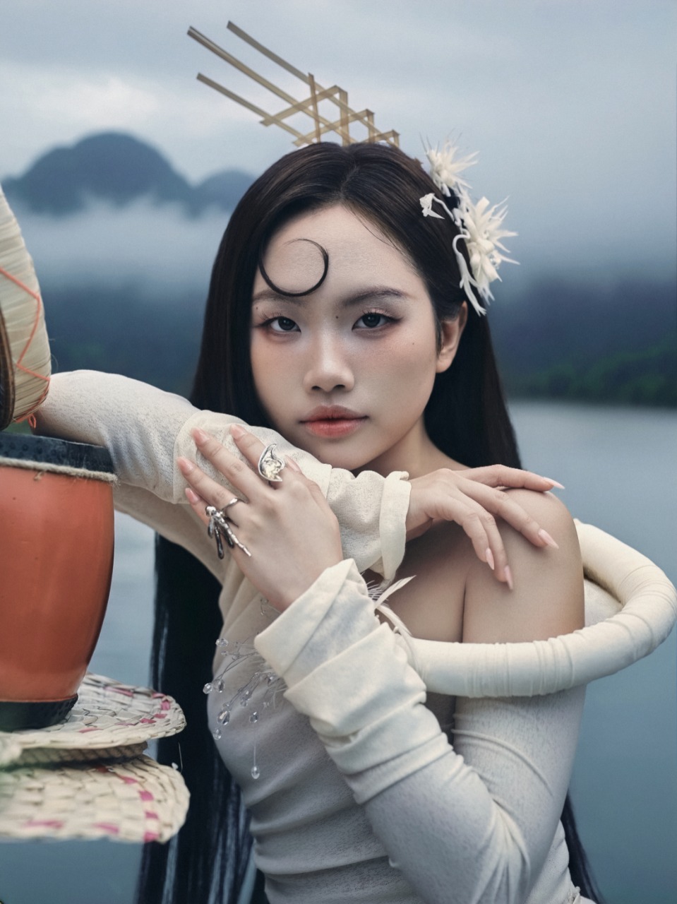Có Nhau có sự tham gia sáng tác và thể hiện của Phương Mỹ Chi, Nguyễn Hùng, trong khi DTAP đảm nhận vai trò sáng tác, phối khí, thu âm và sản xuất