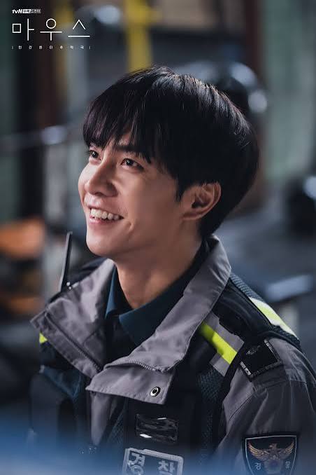 Bộ phim được cả MXH gọi tên sau vụ phát hiện 4 thi thể người mất tích ở Jeju: Sự trùng khớp gây rùng mình
