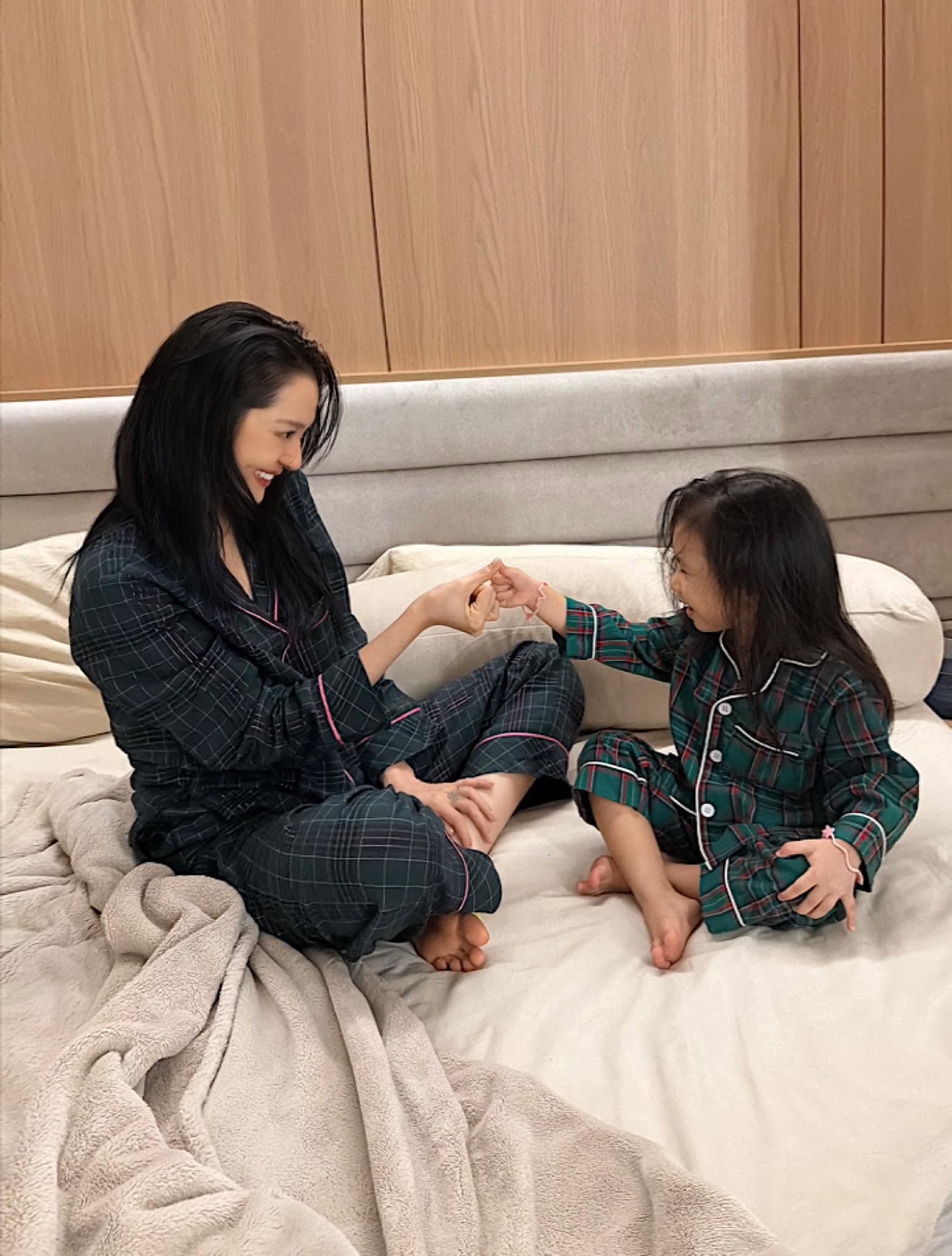 Cho đến hiện tại, Bảo Anh chưa công khai danh tính bố của con gái. Ảnh: FBNV