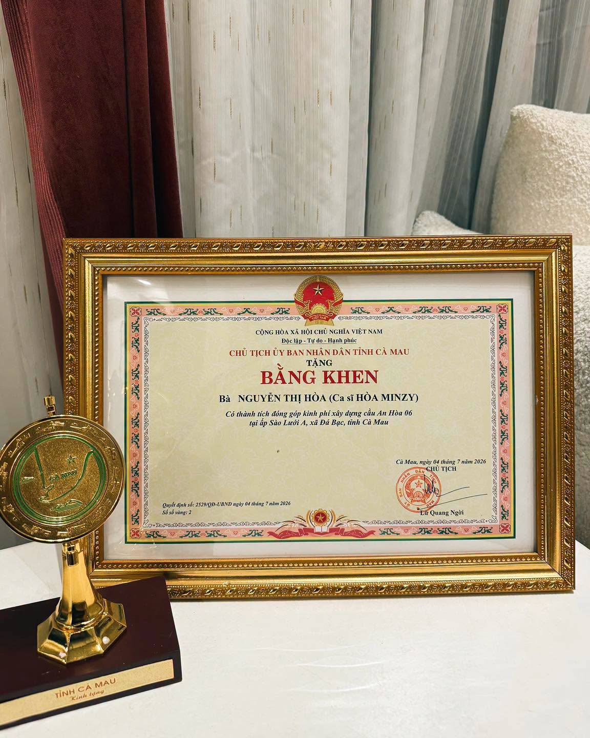 Ca sĩ Việt 2 năm liền dự Lễ kỷ niệm 2/9: Tình duyên - sự nghiệp thăng hoa, liên tục nhận bằng khen danh giá