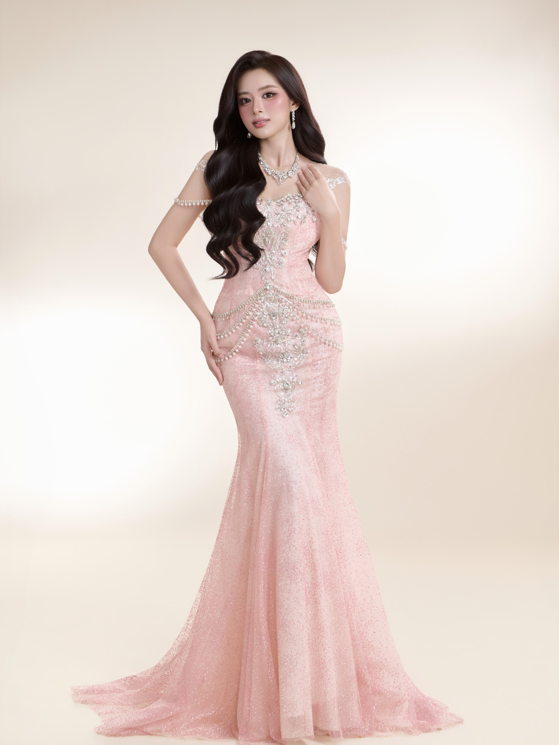 Nàng thơ Vbiz gây sốt vì giống cả showbiz: Từ Kim Ji Won, Đỗ Thị Hà đến mỹ nhân đẹp nhất thế giới