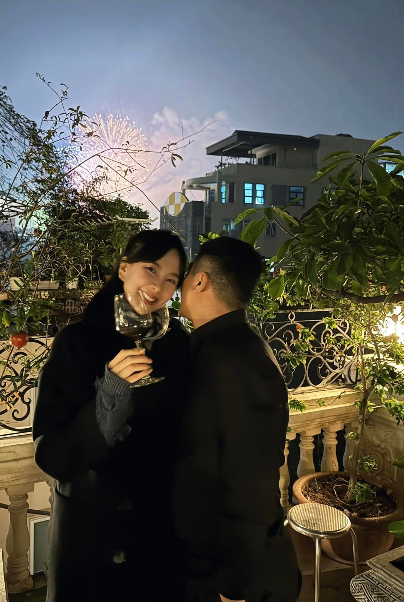 MC Mai Ngọc và chồng doanh nhân.