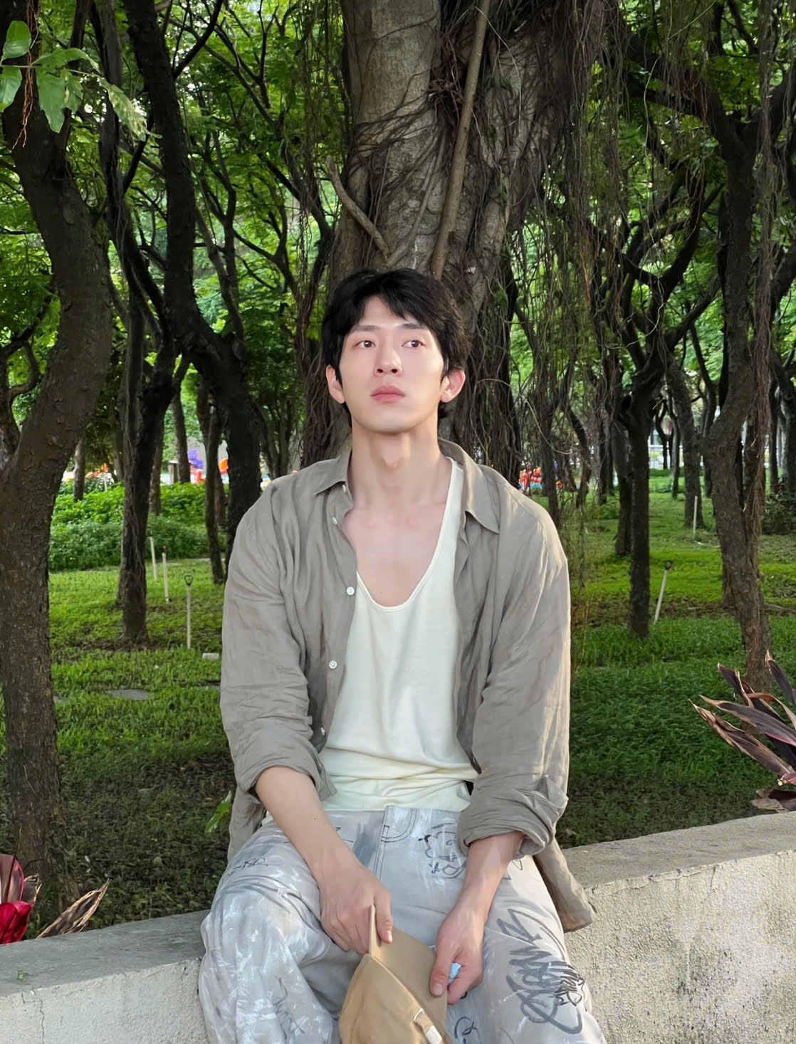 Tổng tài bad boy đang khiến cả MXH rần rần: Visual miễn chê, cùng bạn gái trở thành cặp đôi mặc đẹp nhất showbiz