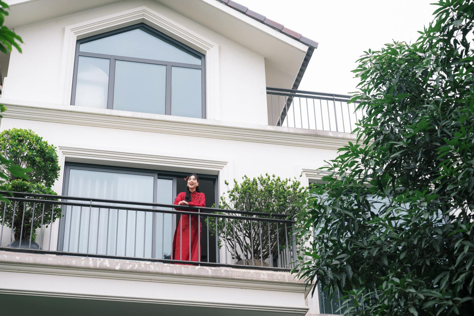 Hình ảnh căn biệt thự trong ngày cưới của nữ MC.