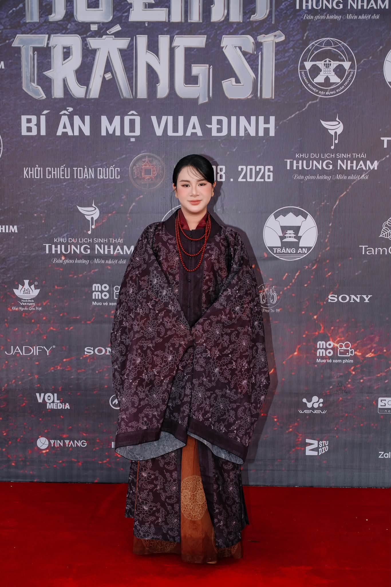 Nữ diễn viên tấu hài đỉnh nhất Hộ Linh Tráng Sĩ: Ngoại hình toát mùi giàu sang, cứ xuất hiện là hút triệu view