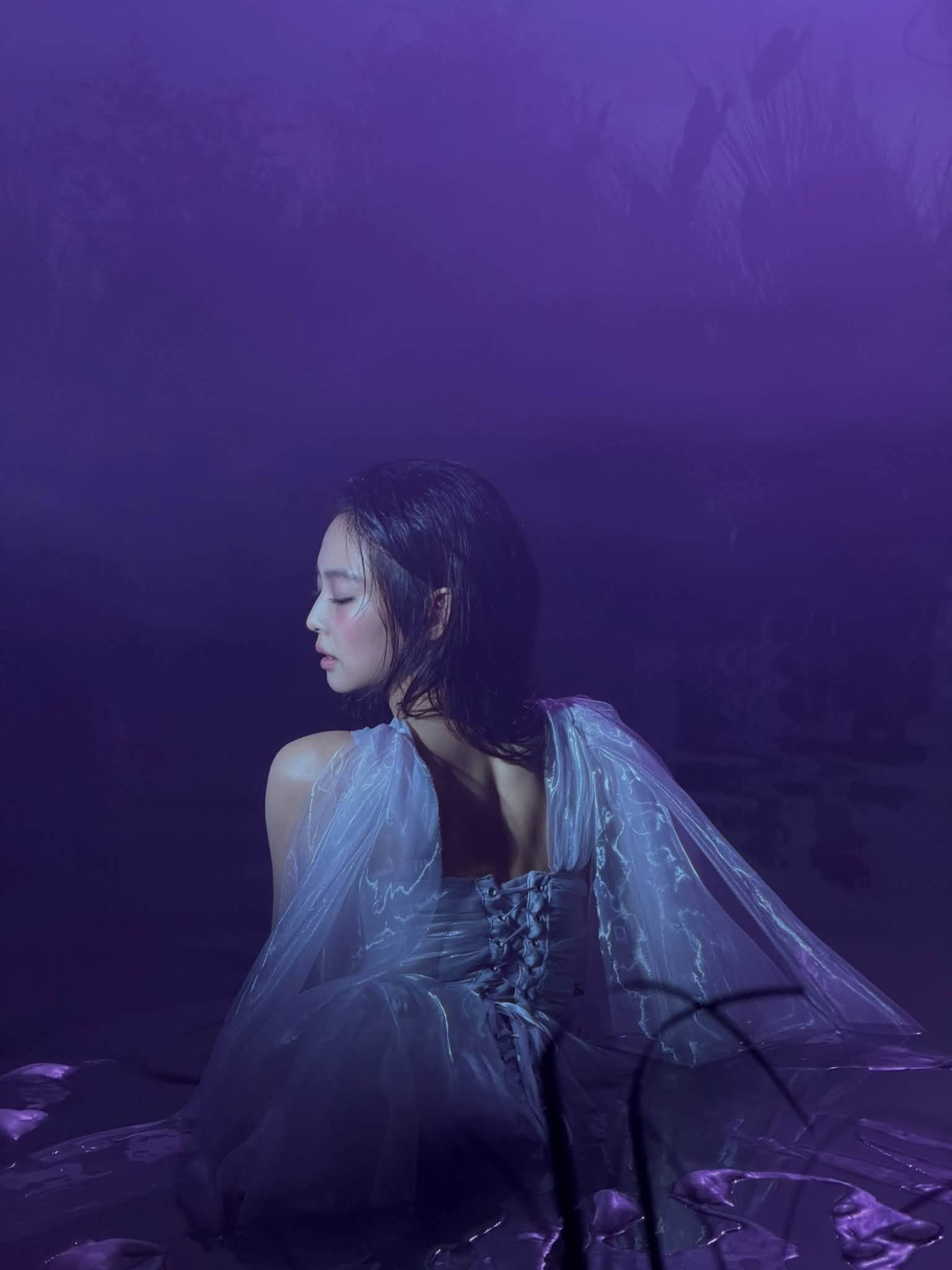 Dù vấp phải nhiều tranh cãi về thành tích nhạc số, Fallen Angel không hoàn toàn là một nốt trầm.