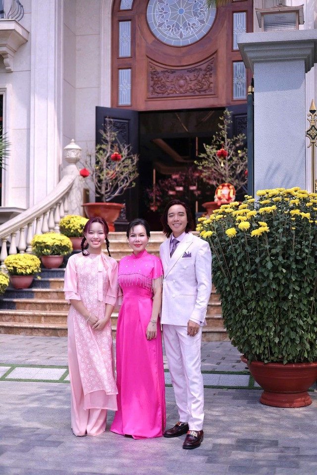 Biệt thự gần 300 tỷ của Việt Hương
