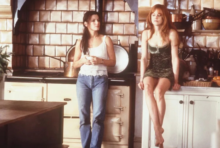 Practical Magic 2 tiếp nối câu chuyện diễn ra trong phần 1 chiếu năm 1998.