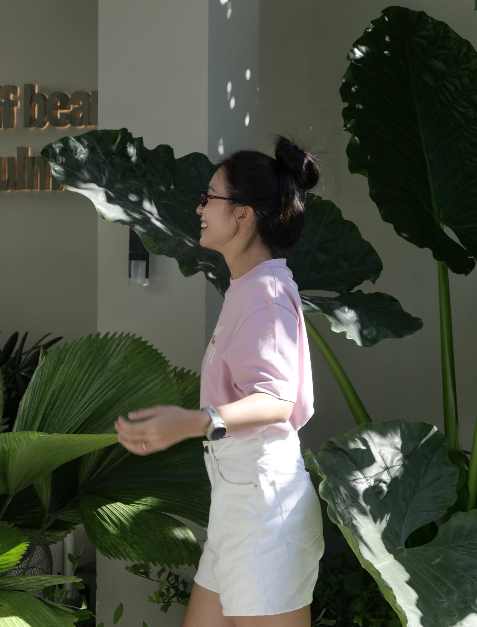 Khả Ngân U30 trẻ như “hack tuổi”, style 0 điểm nào chê 