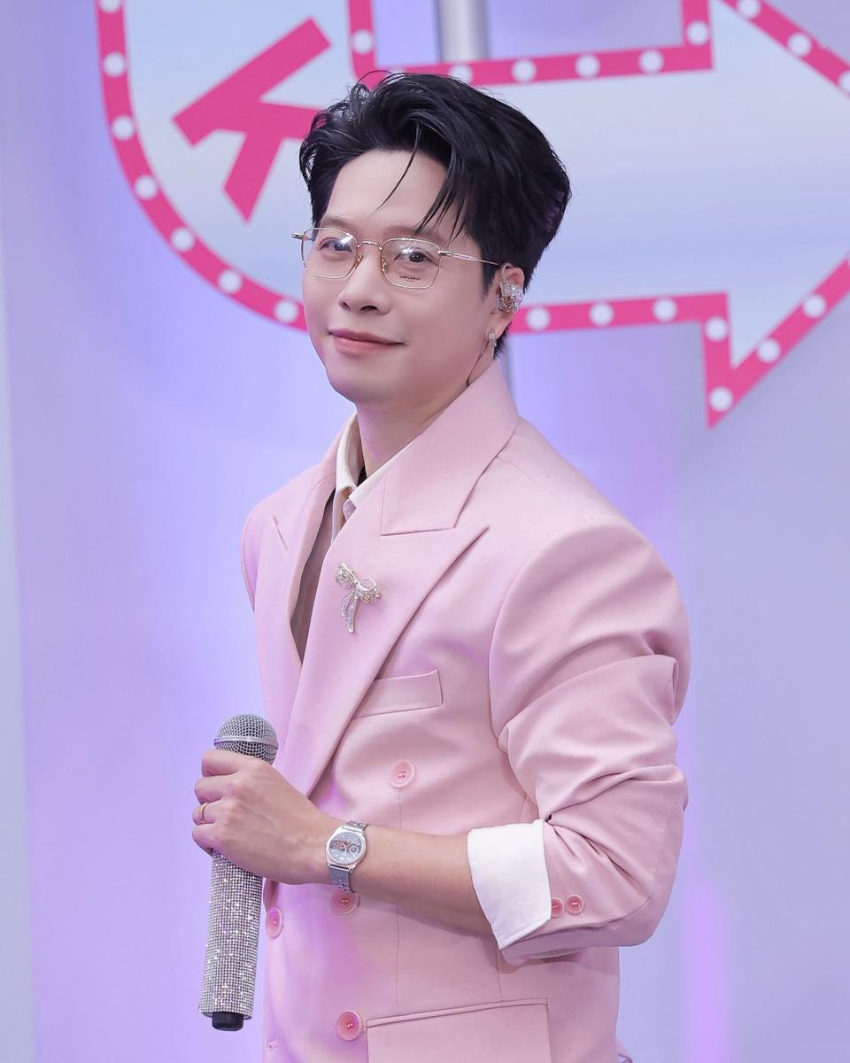Bên cạnh Da LAB, Emcee L cũng có hoạt động solo nổi bật với nhiều bài hit chụ triệu stream