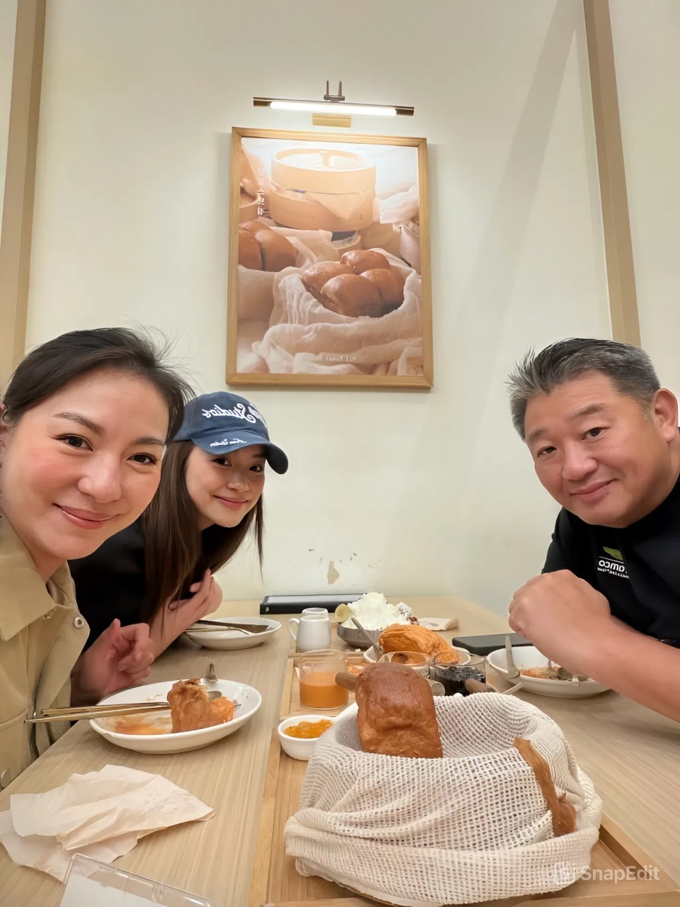 Ngày trước, “đáng” có thể là món đồ mình đã thích rất lâu. Sau này, “đáng” có thể là thứ khiến cuộc sống của cả nhà dễ chịu hơn một chút (Ảnh minh họa/ Pinterest)
