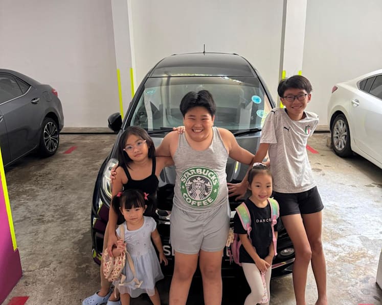 5 người con của Kelly Ang
