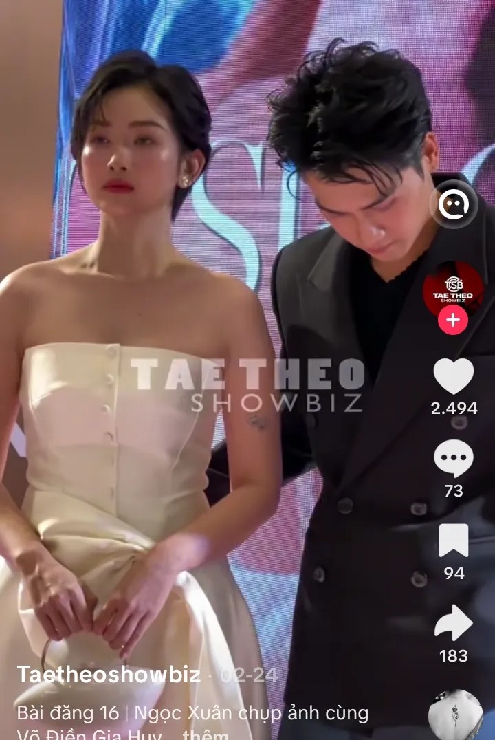 Drama bủa vây nam thần Vbiz vì liên tục tình tứ với bạn diễn: Hết ôm ấp lại nắm tay, netizen khó chịu vô cùng