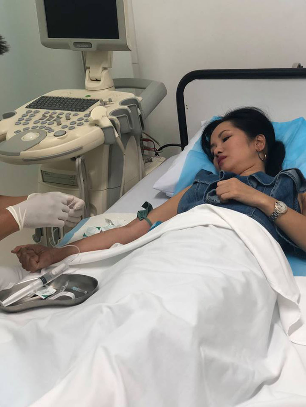 Hồng Nhung cho biết bệnh được phát hiện trong quá trình tầm soát sức khỏe. Ảnh: FBNV
