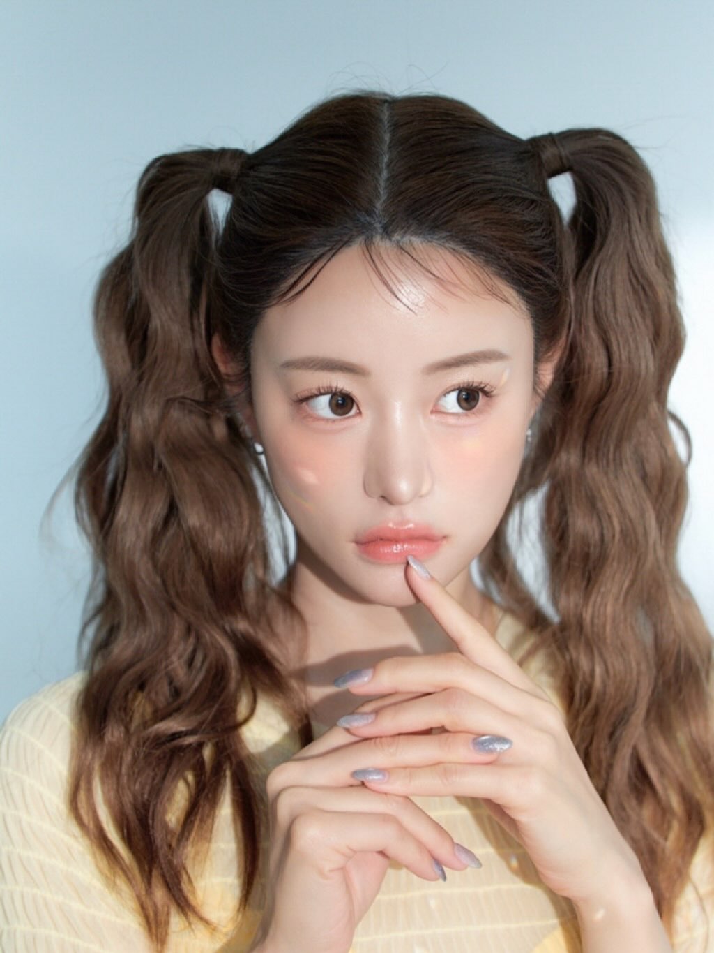 Mimi khá chuộng phong cách makeup trong trẻp, nhấn vào đôi mắt to. (Nguồn: Instagram)