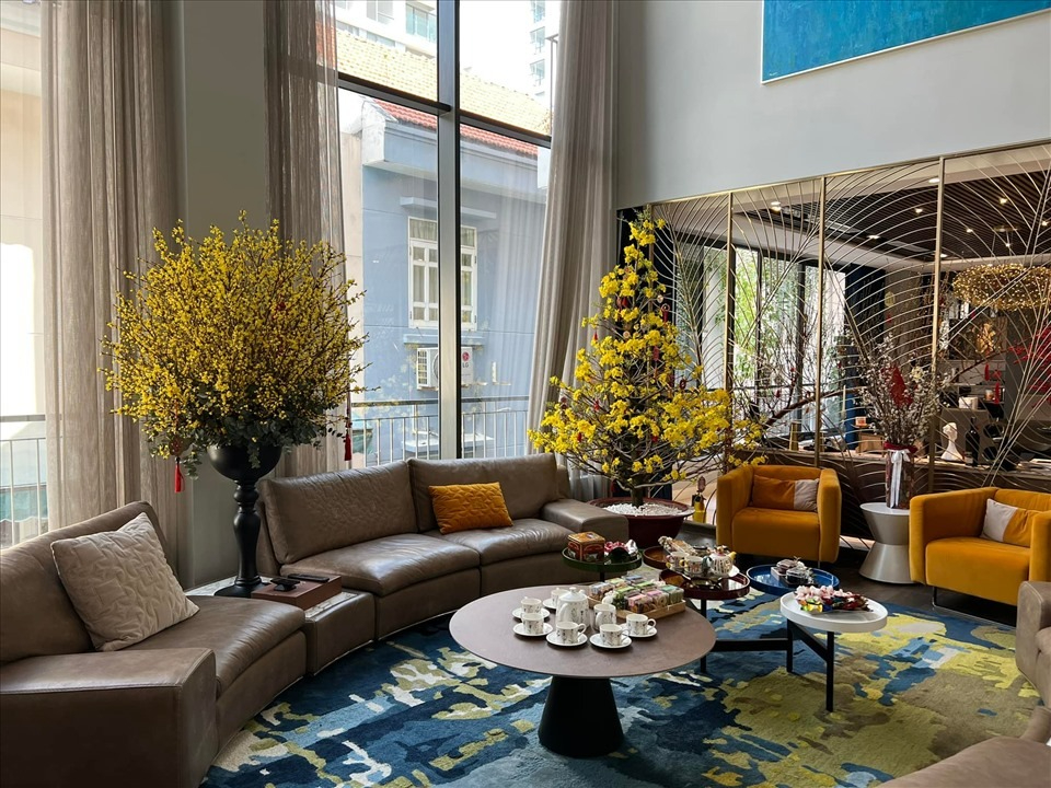 Căn nhà chứa 6 siêu xe của Cường Đô La - Đàm Thu Trang