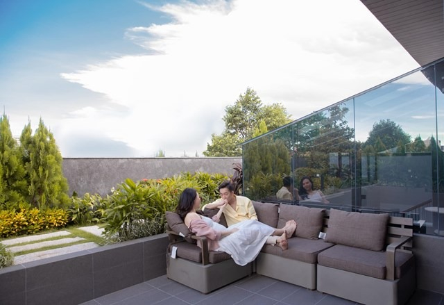 Căn nhà chứa 6 siêu xe của Cường Đô La - Đàm Thu Trang