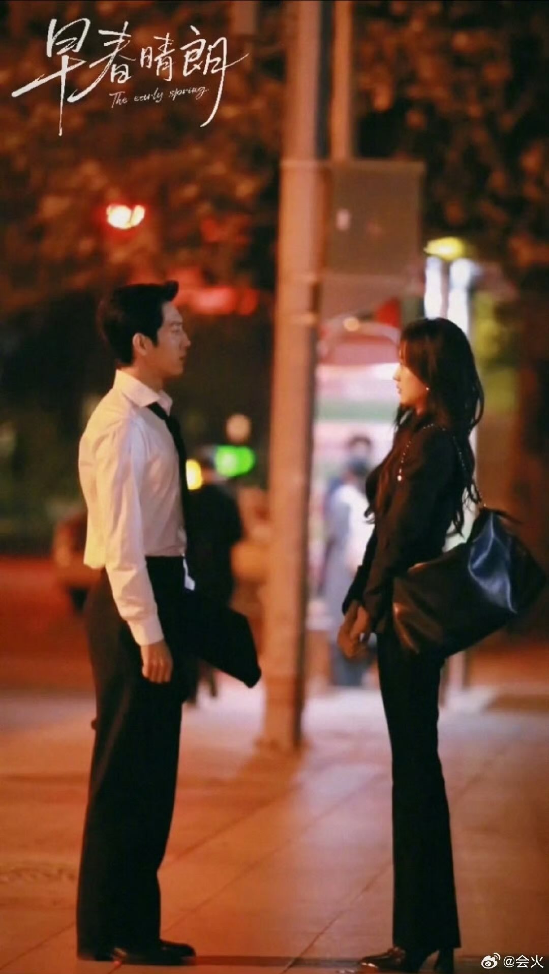 Cô nhân viên văn phòng Thượng Chi Đào: Mặt xinh dáng nuột, style đi làm 0 điểm chê