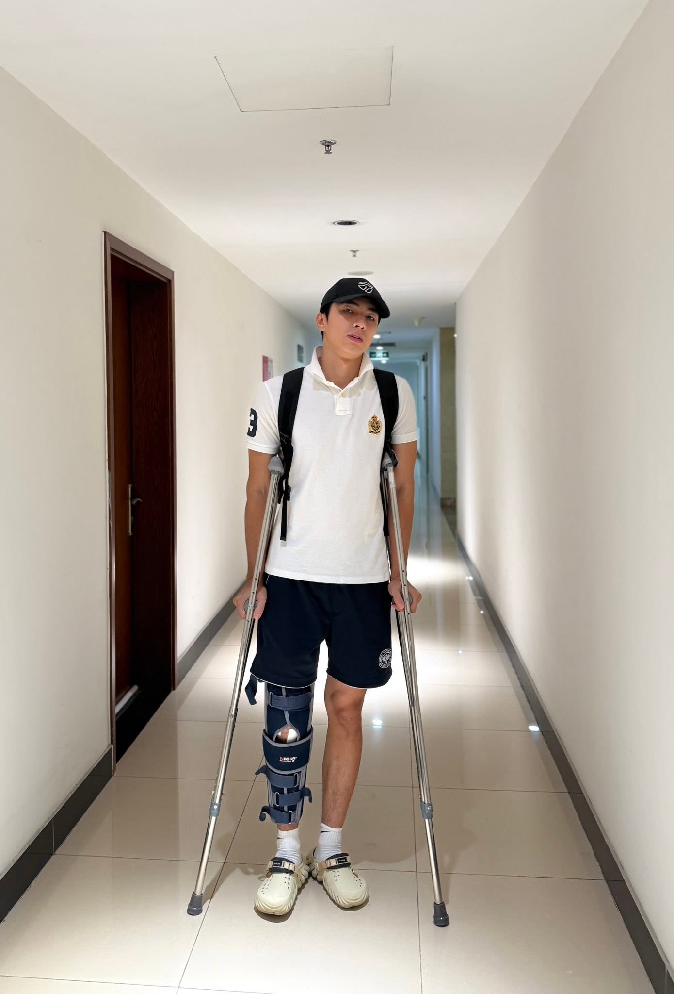 Mỹ nam 1m82 có cái tên đi ngược với đời: Body 6 múi ngày càng nức nở nhưng vào viện triền miên