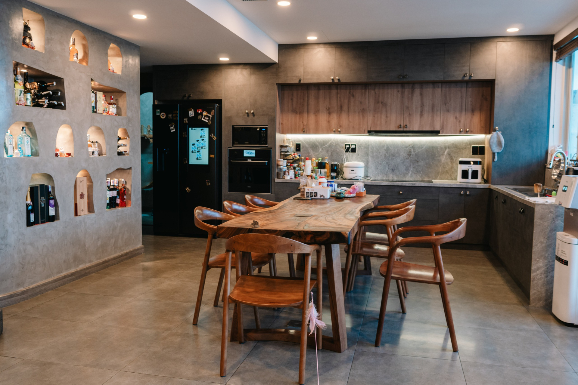 Căn nhà 270m², đập thông 3 tầng của Ngô Kiến Huy