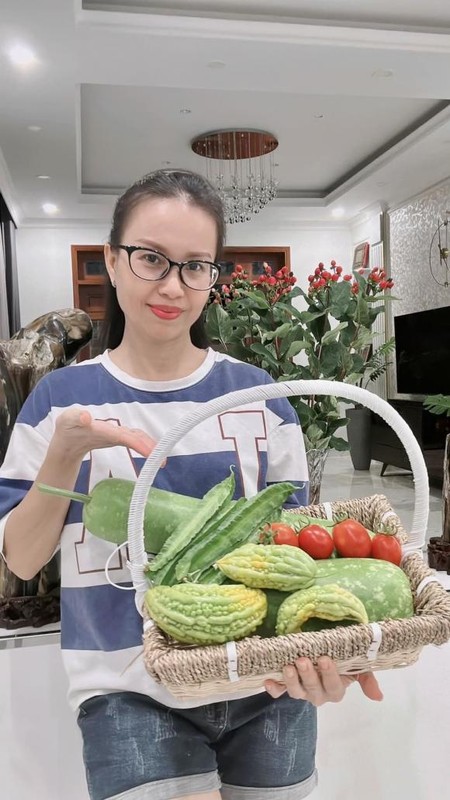 Khu vườn trong biệt thự 400m2 của Cẩm Ly