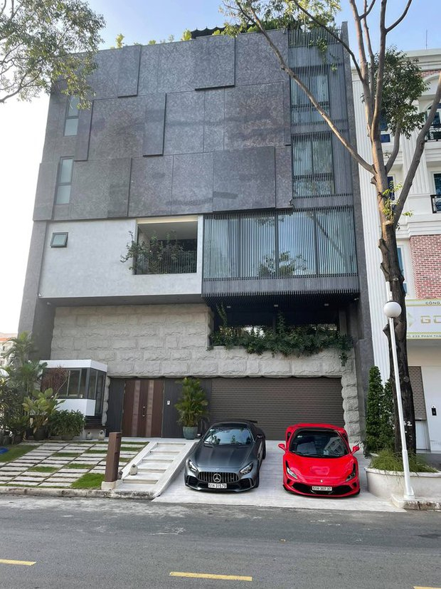 Căn nhà chứa 6 siêu xe của Cường Đô La - Đàm Thu Trang