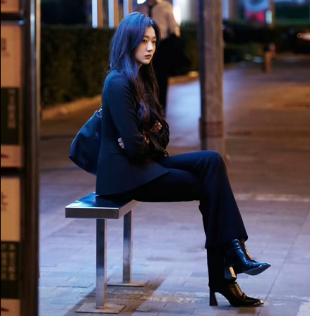 Cô nhân viên văn phòng Thượng Chi Đào: Mặt xinh dáng nuột, style đi làm 0 điểm chê