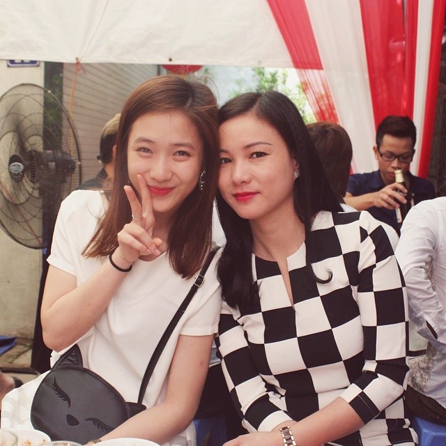 Mỗi khi đăng tải ảnh chụp cùng mẹ, Trâm Anh đều gây sốt MXH vì visual của 2 mẹ con đều đẹp