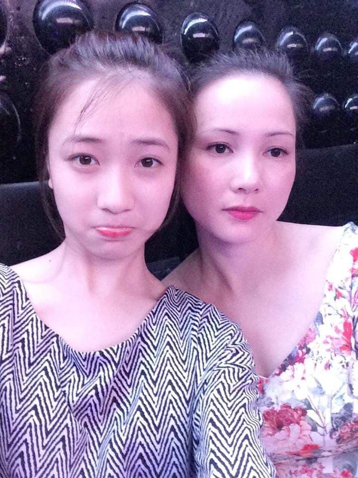 Mã gen đỉnh từ mẹ đến con của mỹ nhân Hà Nội nổi tiếng suốt 14 năm với hình tượng “bạch nguyệt quang” học đường