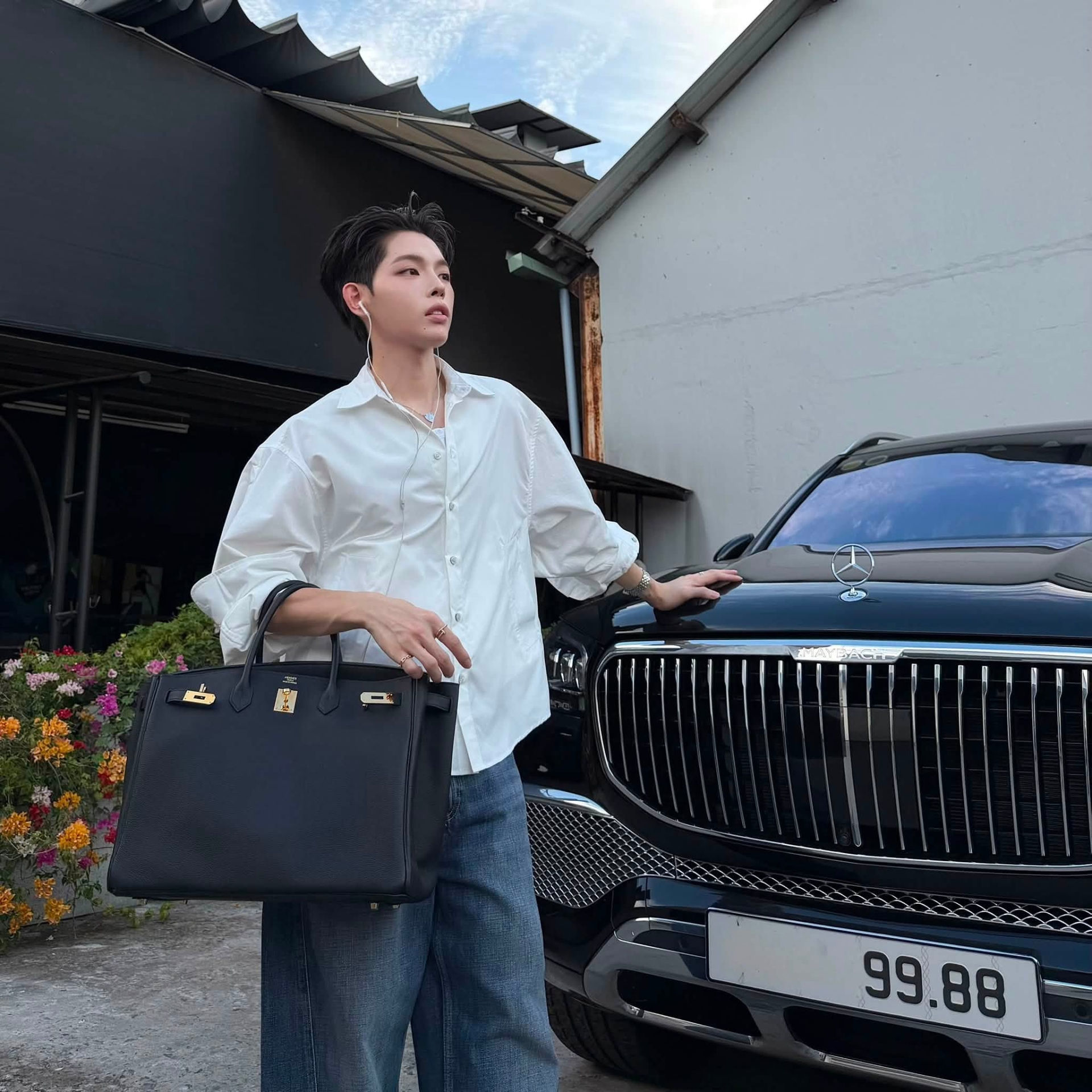 Sau hơn một thập kỷ theo đuổi nghệ thuật, Đức Phúc đã gặt hái nhiều thành công và từng bước xây dựng cho mình cuộc sống đáng mơ ước. Ảnh: FBNV