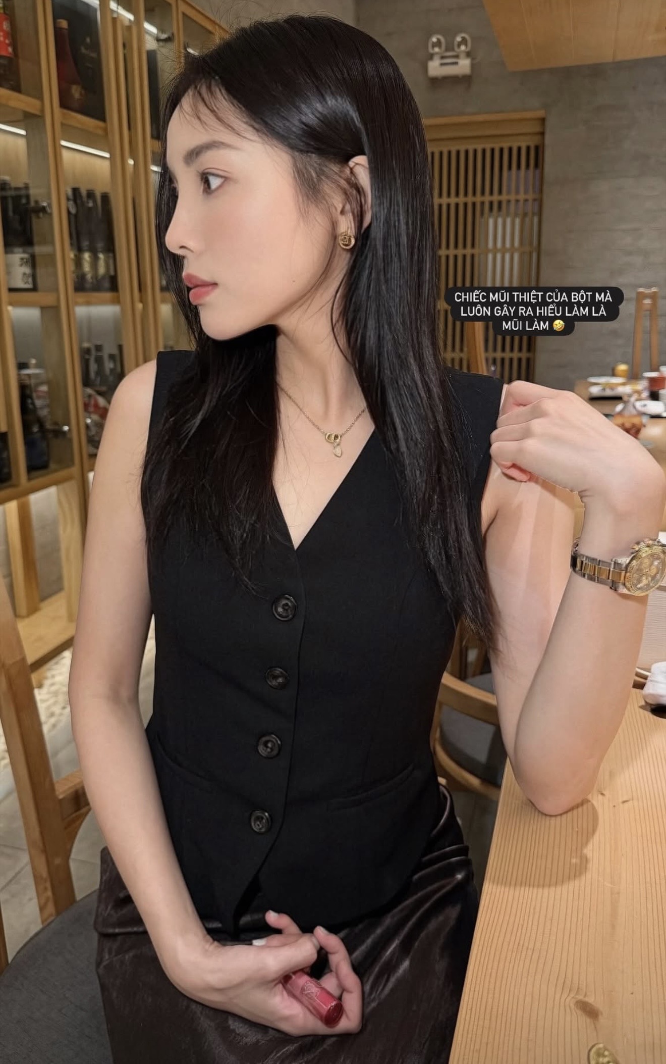 Kỳ Duyên và bức ảnh góc nghiêng, đính chính về chiếc mũi tự nhiên luôn gây ra hiểu lầm.