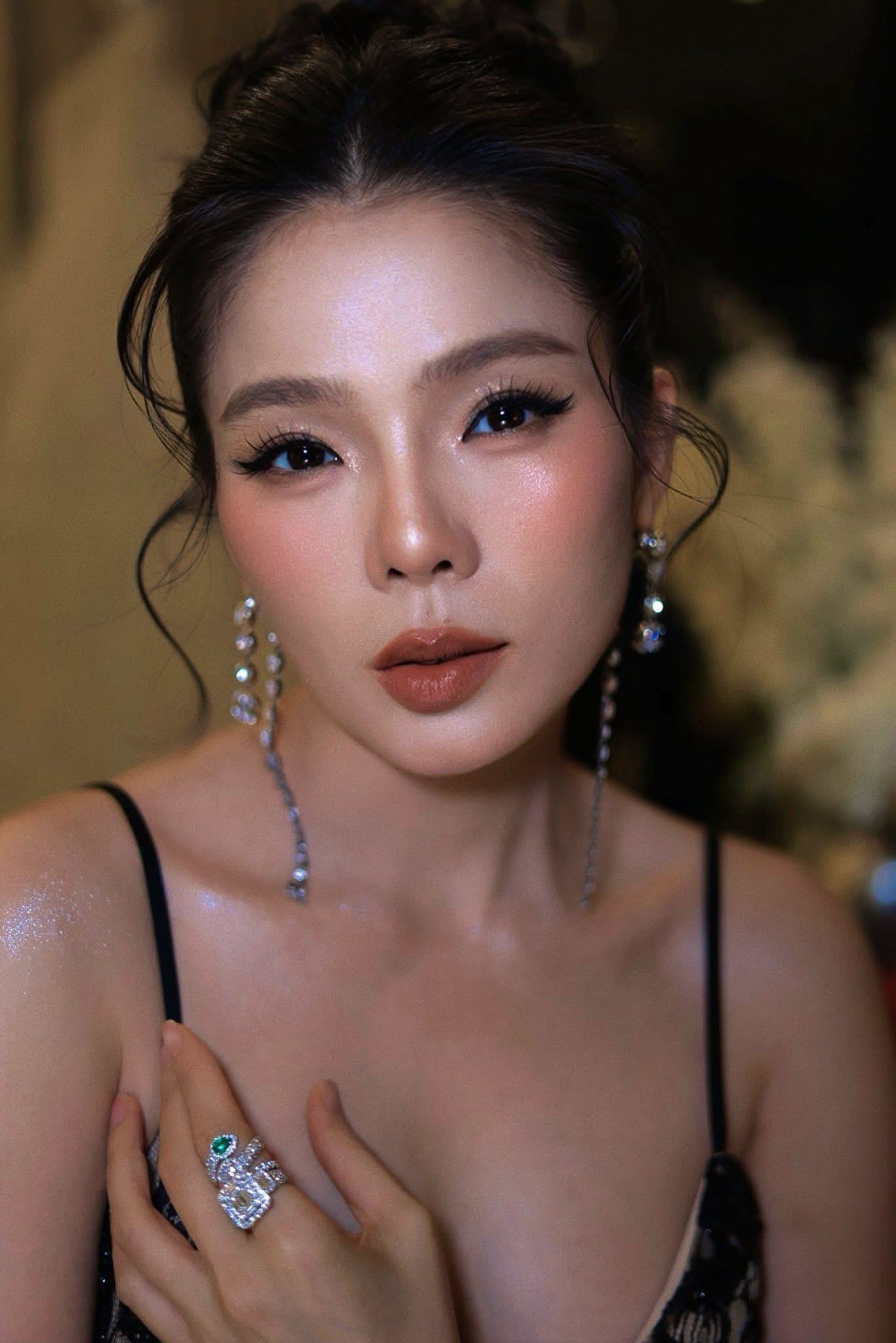 Nhắc đến những giọng ca nổi tiếng hàng đầu của làng nhạc Việt, không thể không nhắc đến Lệ Quyên,