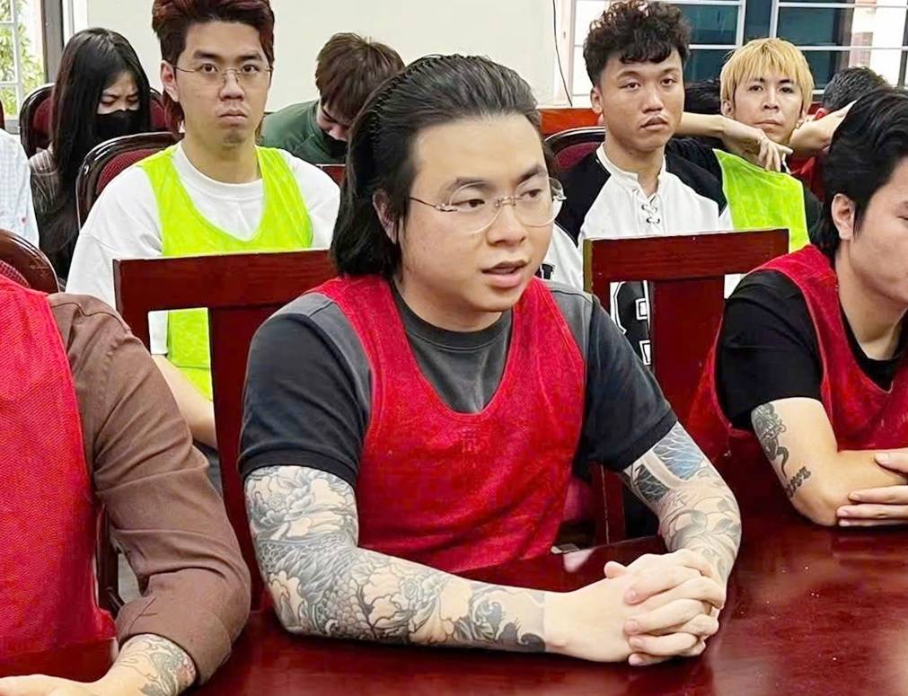 Tiktoker Phạm Tuấn tại cơ quan công an - Ảnh: Công an cung cấp