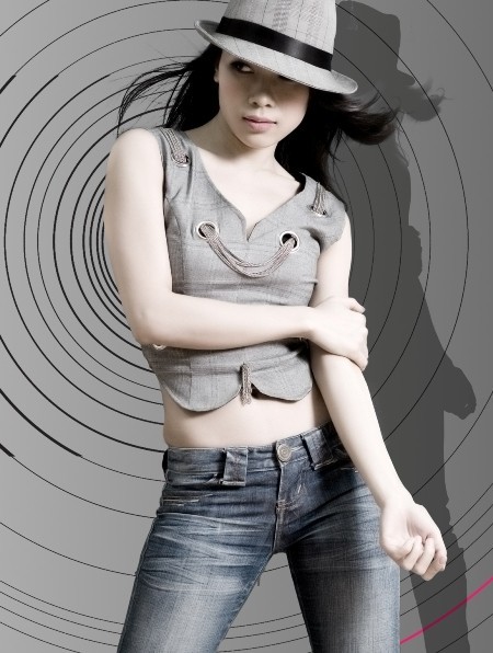 Bộ ảnh thực hiện cho album To The Beat và Live Concert Tour Sóng Đa Tần được xem là một trong những shoot hình táo bạo nhất Mỹ Tâm từng thực hiện trong sự nghiệp