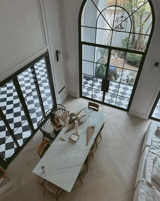 Nhà riêng 55 tỷ, rộng 8.000m2 của Baifern Pimchanok