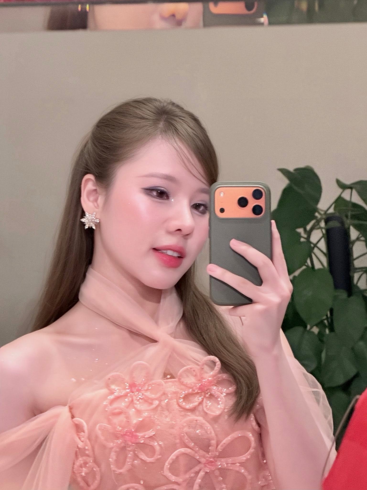 Cô bạn đi hát ở các sự kiện. Ảnh: FBNV.