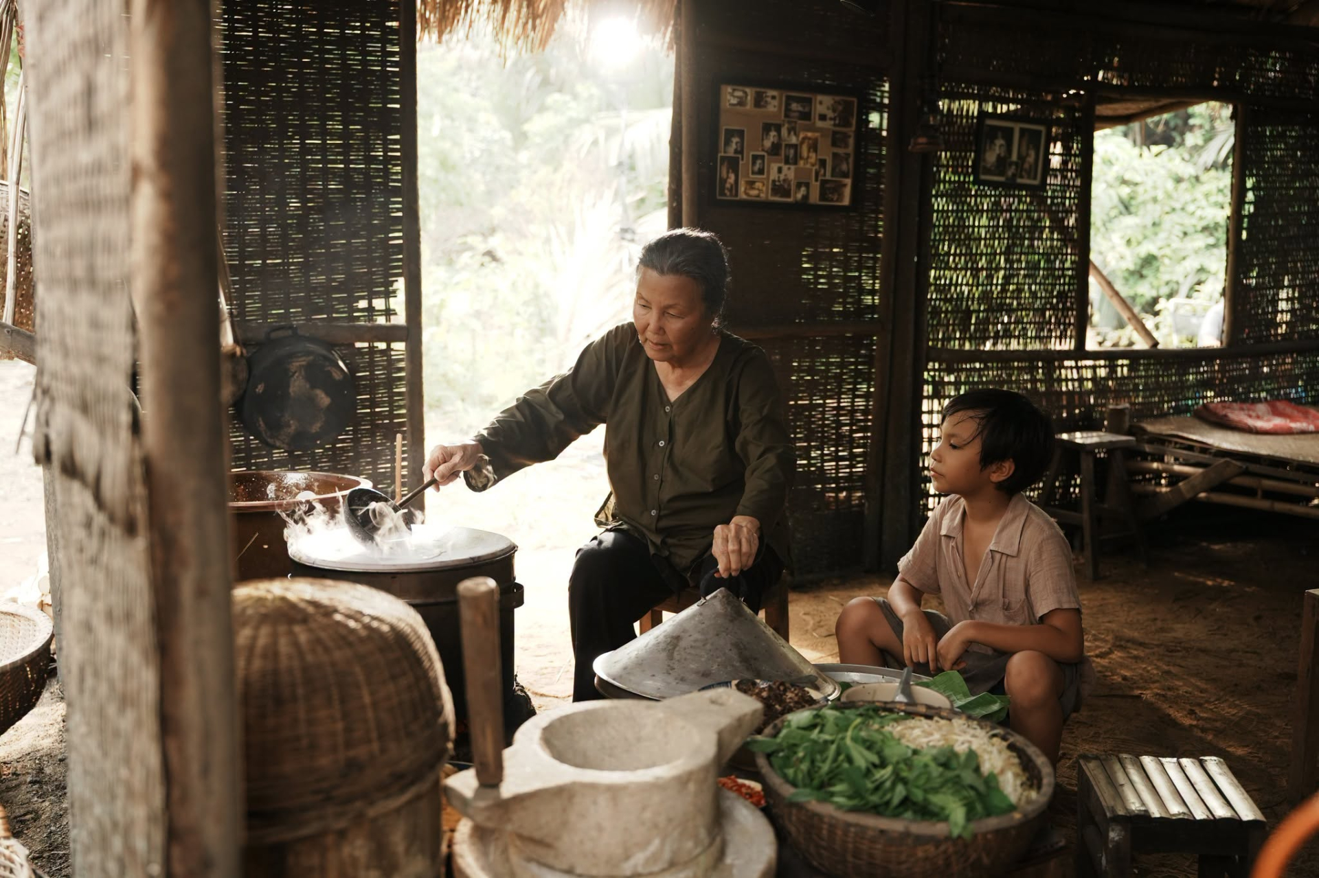 Mỹ nhân Vbiz đẹp như Thư Kỳ gây bão MXH: Người Việt mà tưởng minh tinh Hoa ngữ, nhan sắc ăn tiền thật sự