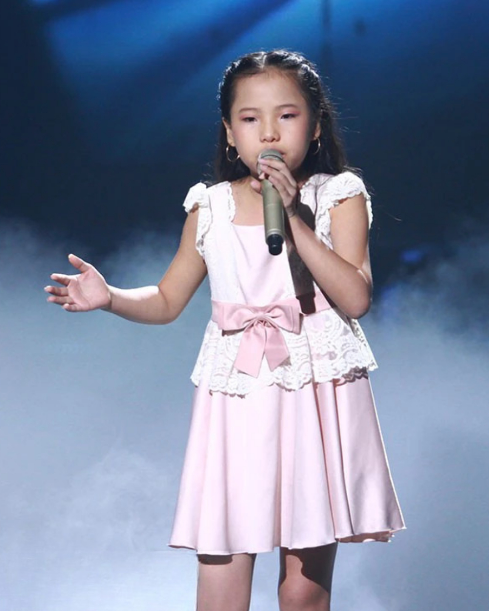 Cô bé được ví bản sao của Hương Tràm. Nguồn: CK