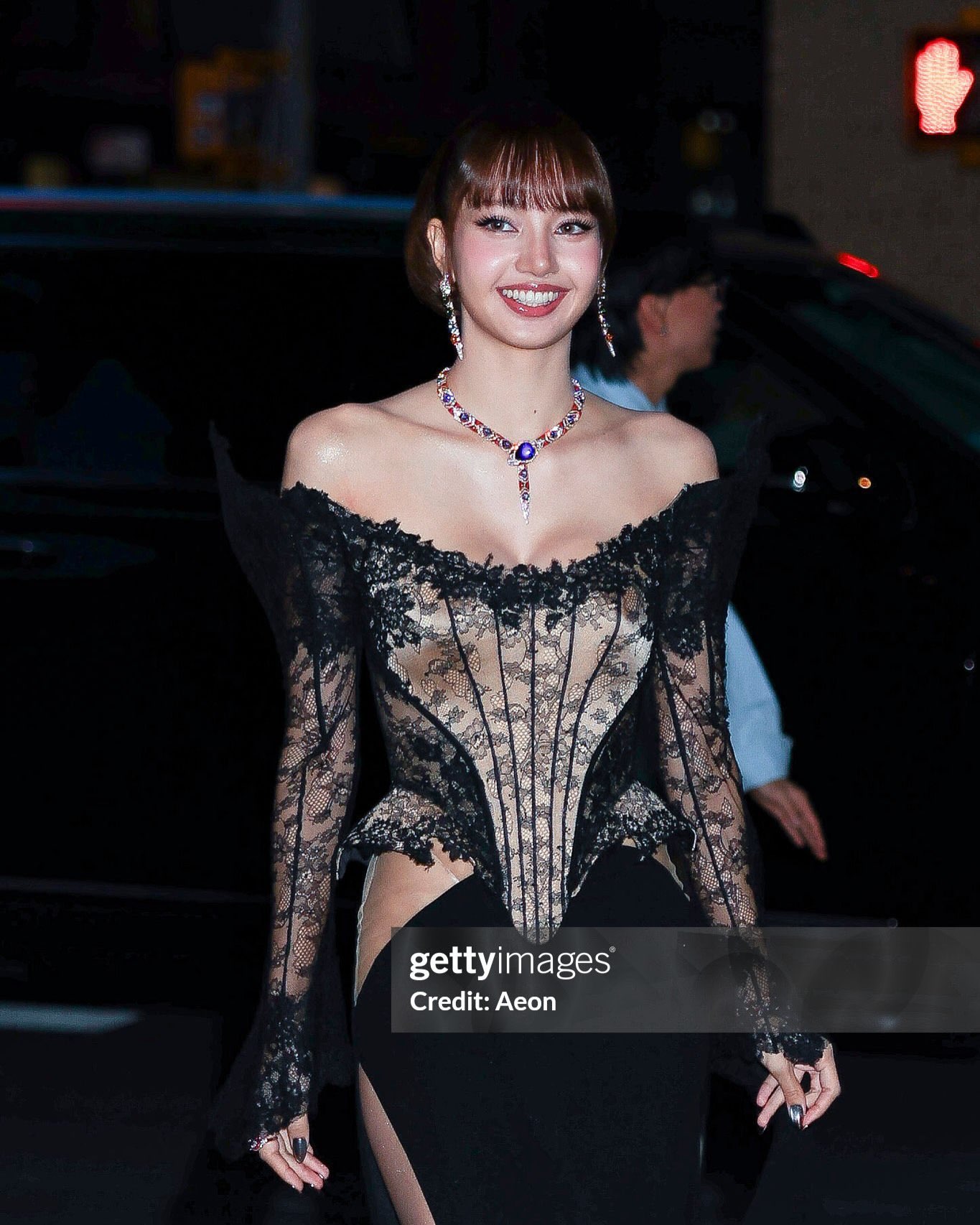 Khung hình 3 mỹ nhân hot nhất hôm nay: Lisa 