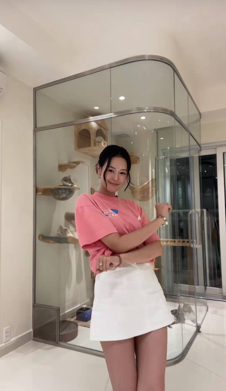 Đây cũng là backgroud quay TikTok của cô.