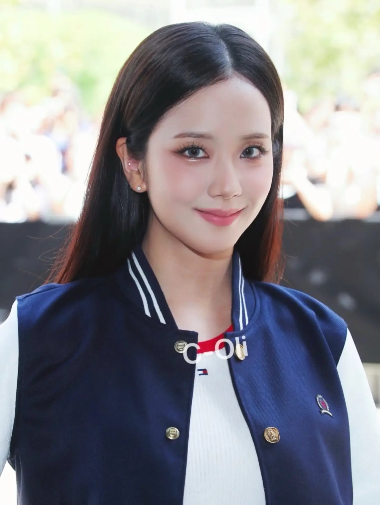 Jisoo xinh lịm tim ngày hội ngộ “tình cũ”